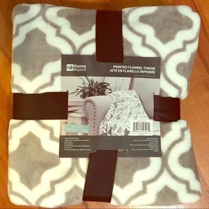 NEW Chevron Throw Blanket